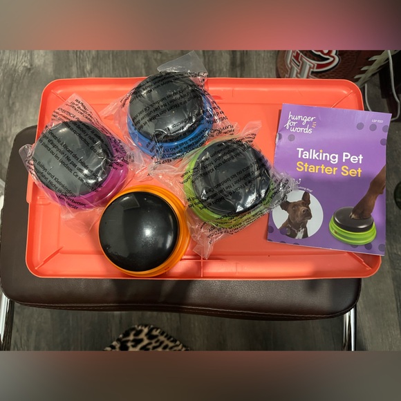 Hunger for Words Talking Pet Starter Set - Picture 1 of 3